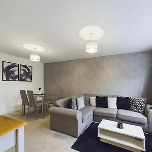 Modern 2 Bed With Private Parking Apartment